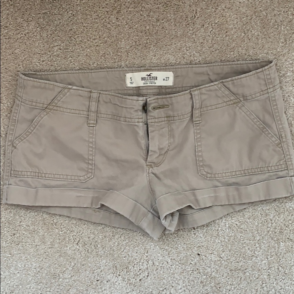 Hollister social stretch khaki shorts